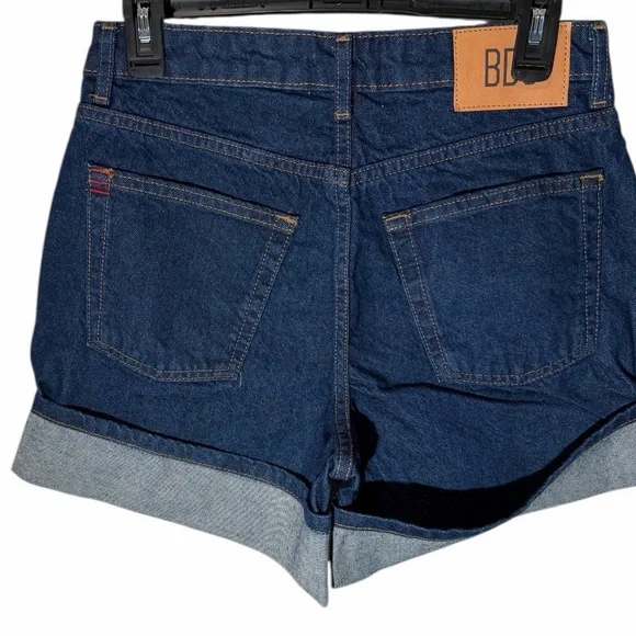 BDG Indie Mid-Rise Cuffed Denim
Short Size 26 $49 - Picture 10 of 16